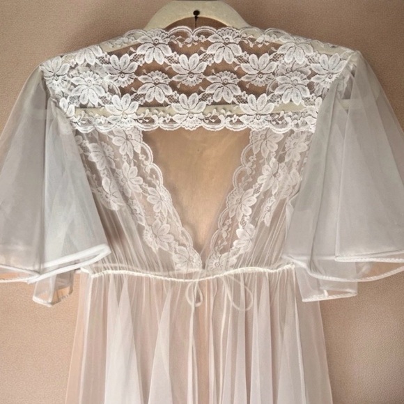 Vtg Val Mode 2 Pc Peignoir Set White Asymmetrical Lace+Luxuriously Sheer Robe - Picture 6 of 16
